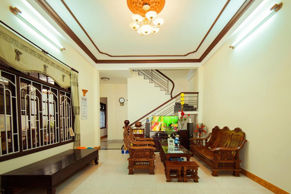 Royal Homestay Хойан Экстерьер фото