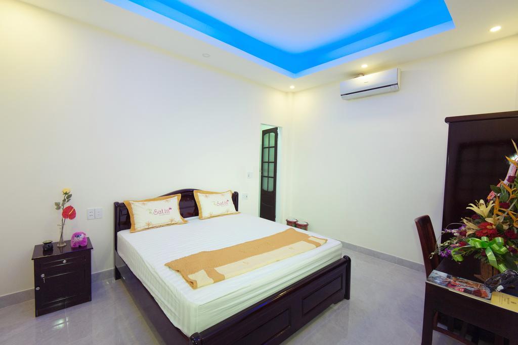 Royal Homestay Хойан Экстерьер фото