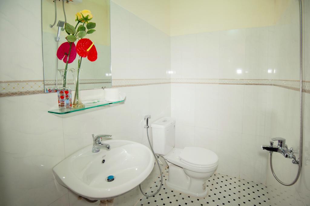 Royal Homestay Хойан Экстерьер фото